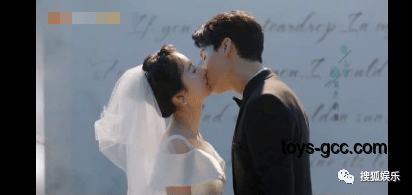 36岁女星“霉霉”疑似秘婚：娱乐与爱情的交响曲